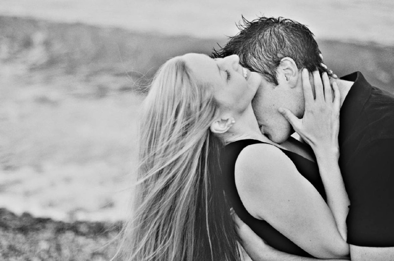 Cómo besar bien en la boca y en el cuello para enamorar a un hombre 1